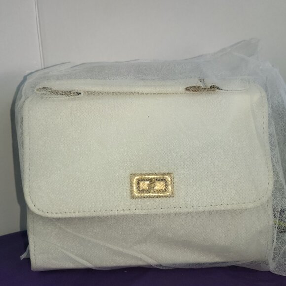 Lt Cream Colored Leather Handbag with Adjustable Crossbody Strap 8"X7" - Picture 7 of 7